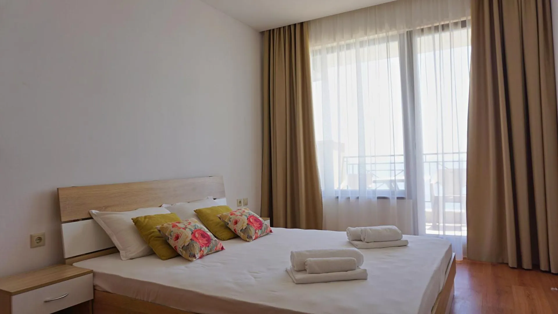 Apartments Sirena First Line - Апартаменти Сирена На Първа Линия Golden Sands