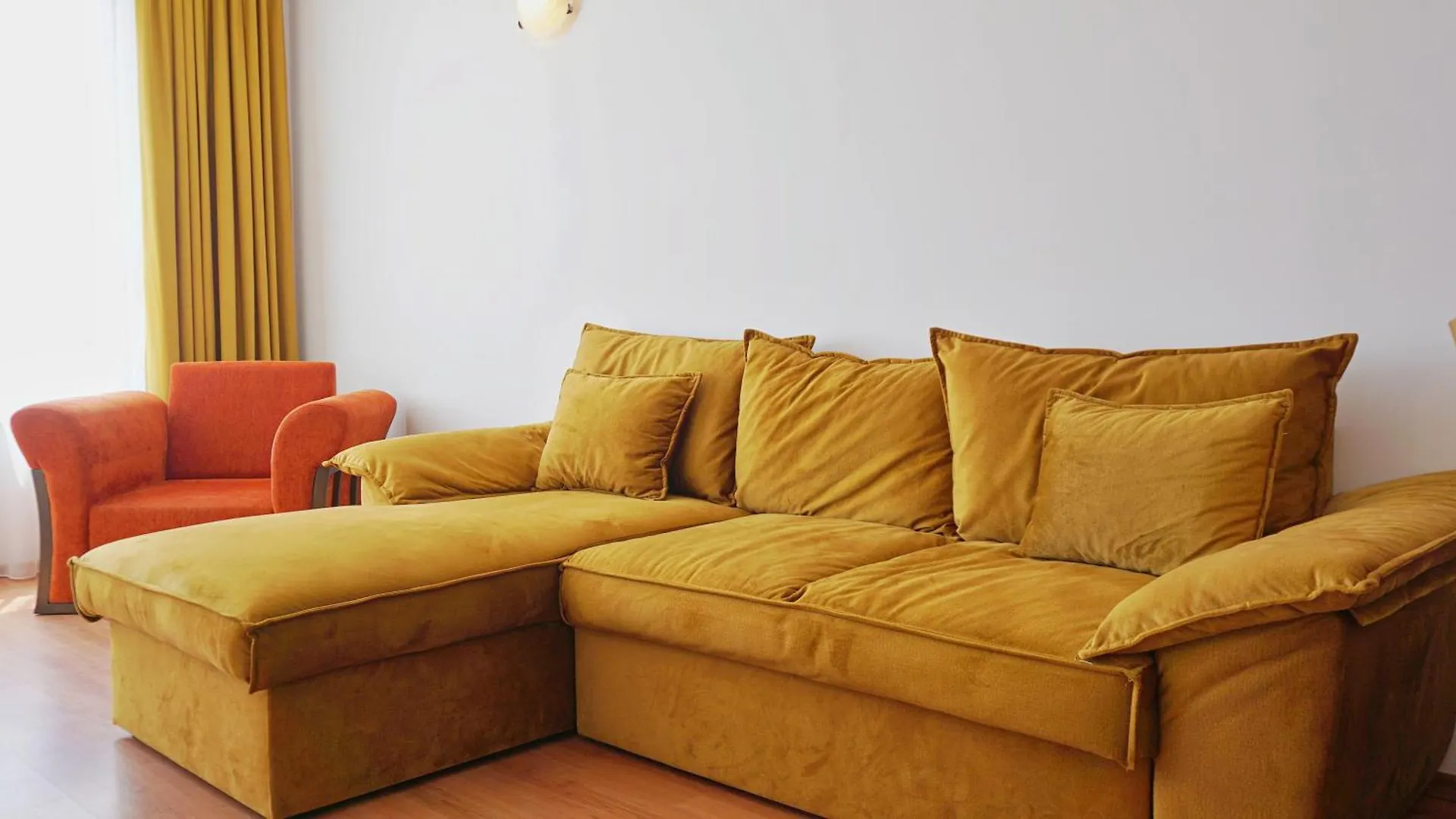 Apartments Sirena First Line - Апартаменти Сирена На Първа Линия Golden Sands Bulgaria