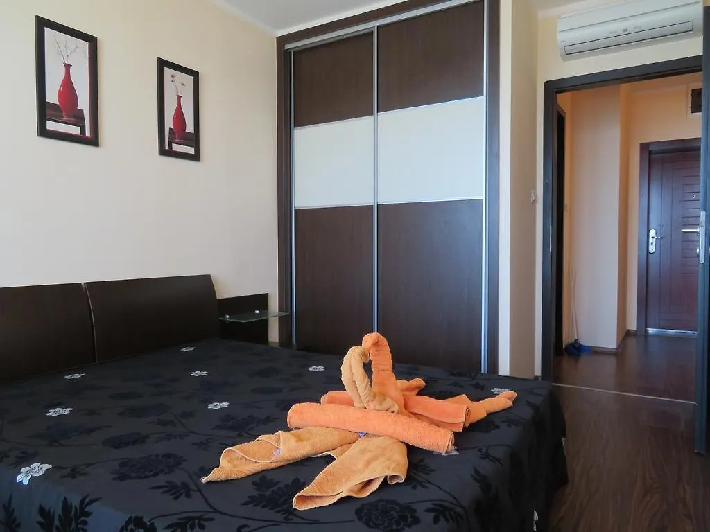 Apartments Sirena First Line - Апартаменти Сирена На Първа Линия Golden Sands Bulgaria